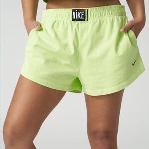 Nike Sportswear Women's Washed Shorts Green Glow Womens XL